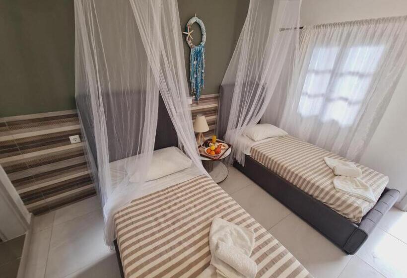 اتاق سوپریور سه تخته, Villa Anto