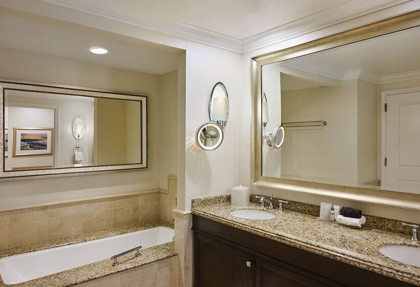 Люкс, Balboa Bay Resort