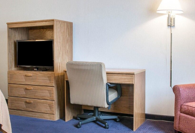 带2个双人床的标准工作室, Quality Inn Hudsonville South