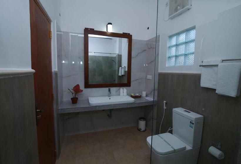 Quarto Triplo Deluxe, Athithi Villa