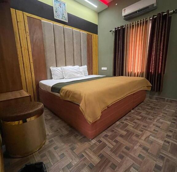 اتاق لوکس سه تخته, Ragam Resort