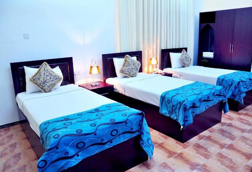 اتاق استاندارد سه نفره, Majan Guest House L.l.c