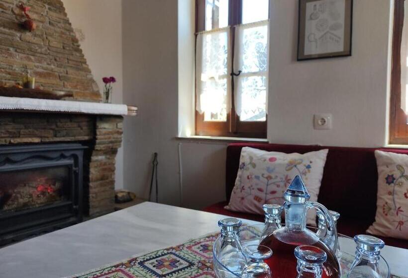 اتاق کلاسیک سه تخته, Archontiko Repana   Makrinitsa Stone Retreat