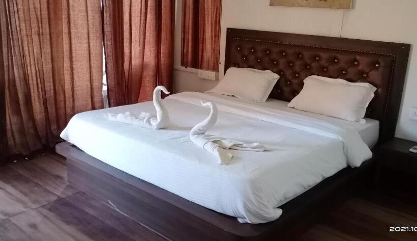 豪华海景房带阳台, Sunset & Waves Resort