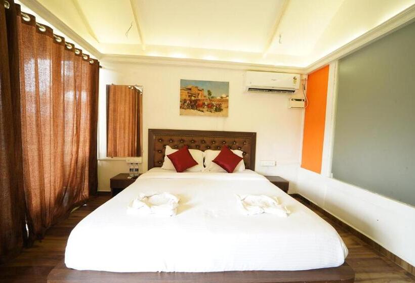 豪华海景房带阳台, Sunset & Waves Resort