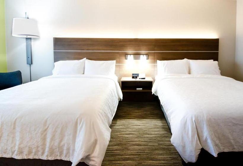 Семейный Номер, Holiday Inn Express & Suites Taylor, An Ihg