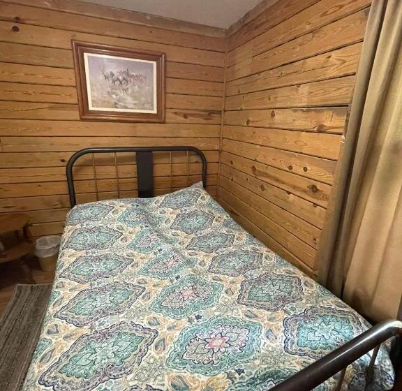 Шале 1 Спальня, Meramec River Resort