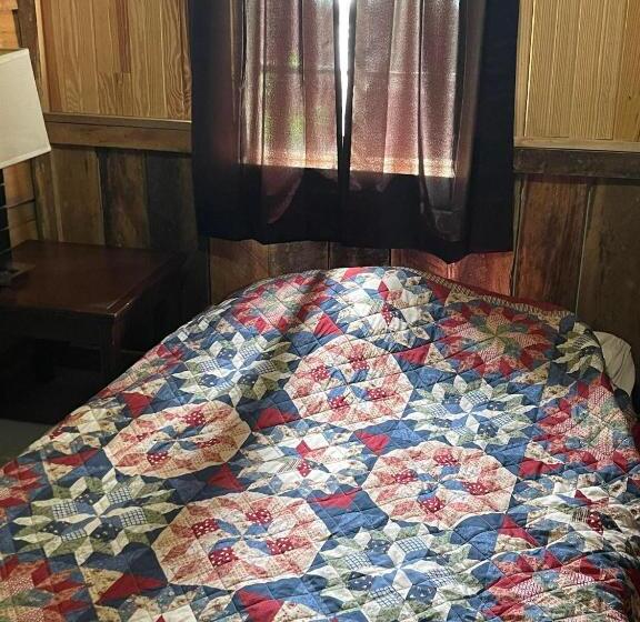 Номер Deluxe, Meramec River Resort
