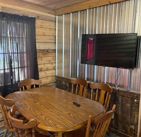 Номер Deluxe, Meramec River Resort