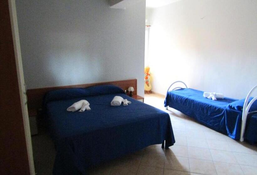 Четырехместный Номер Стандарт, Grand Hostel Calabria
