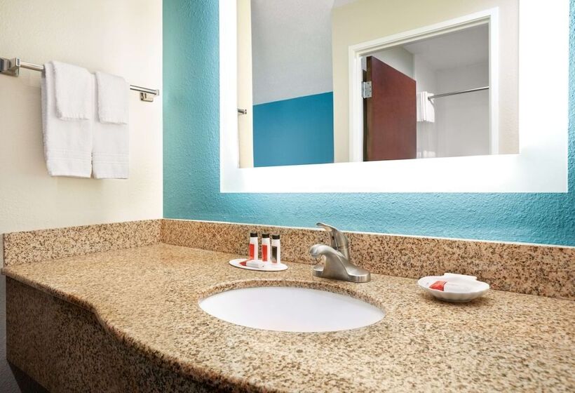 اتاق استاندارد برای معلولان, Spark By Hilton Evansville East, In