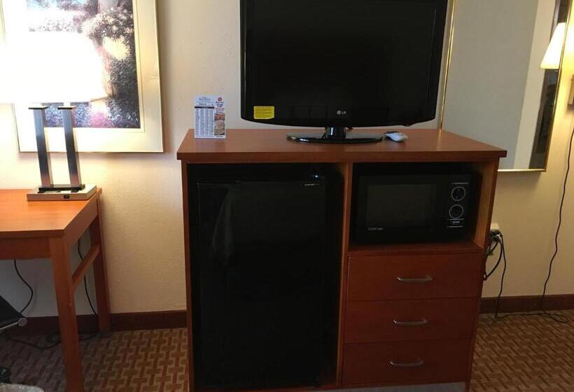 Люкс Deluxe Кровать Кинг, Baymont By Wyndham St. Joseph/stevensville