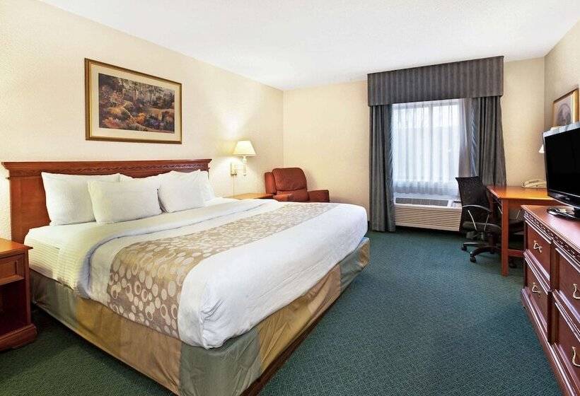 Номер Deluxe, La Quinta Inn By Wyndham Detroit Canton