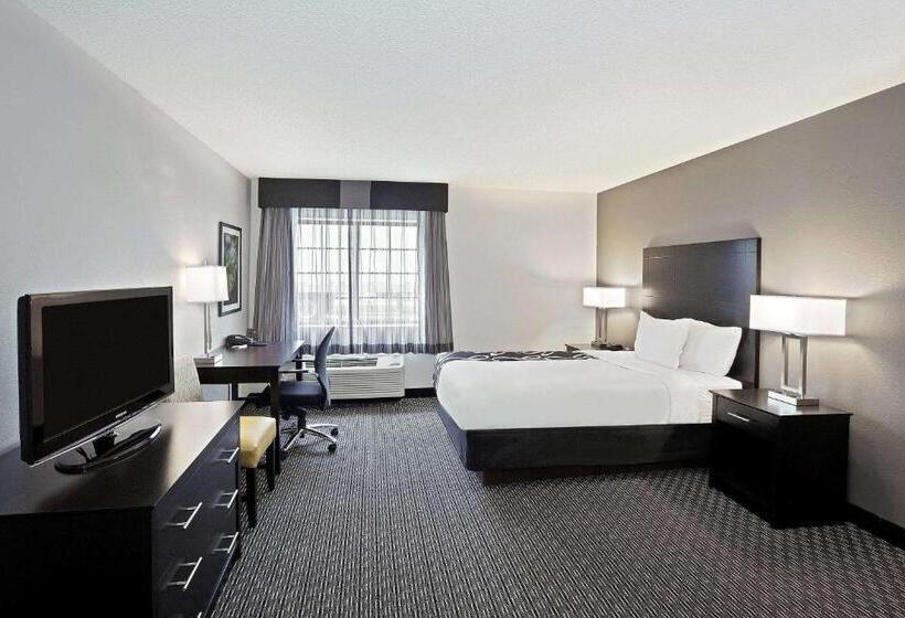 장애인을 위한 스탠다드 룸, La Quinta By Wyndham Cleveland Macedonia