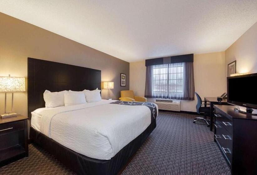 스위트 킹사이즈 침대, La Quinta By Wyndham Cleveland Macedonia