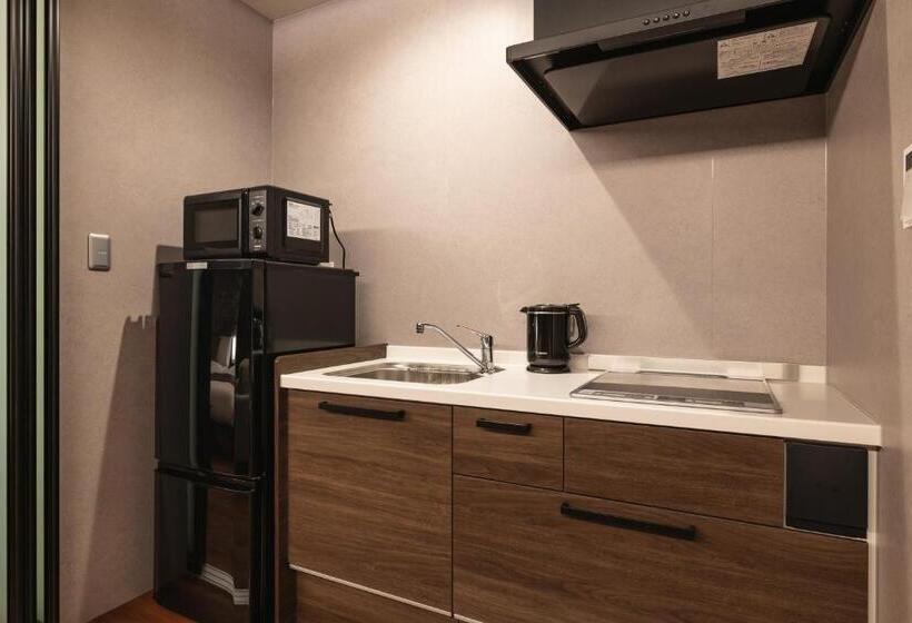 Quarto Triplo Superior, Grand Base Iolani