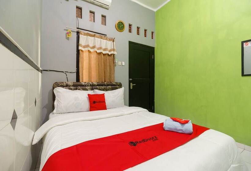 Номер Стандарт, Reddoorz Syariah Near Ciledug Station