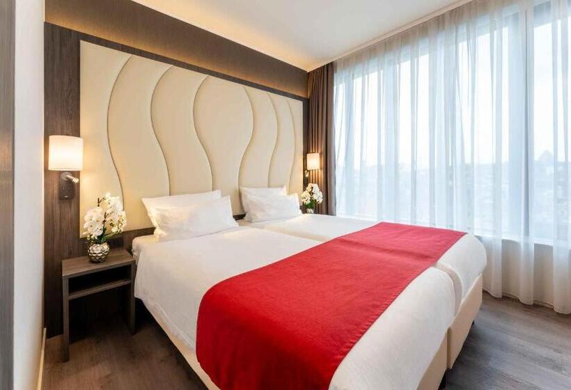Номер Стандарт, Plaza Premium Den Haag City Center