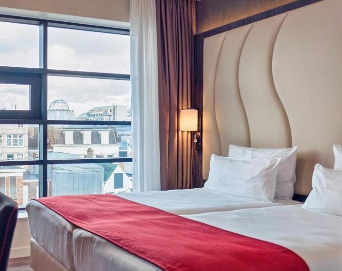 Номер Стандарт, Plaza Premium Den Haag City Center