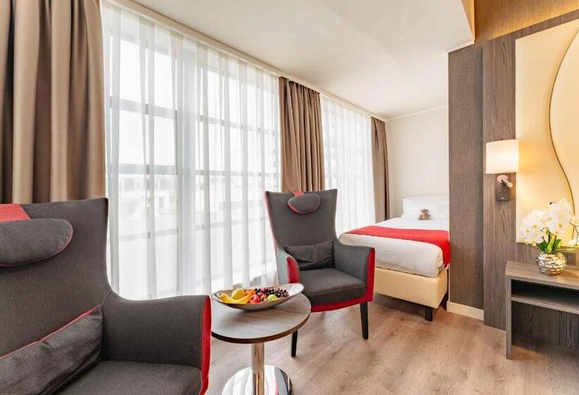 Номер Стандарт Трехместный, Plaza Premium Den Haag City Center