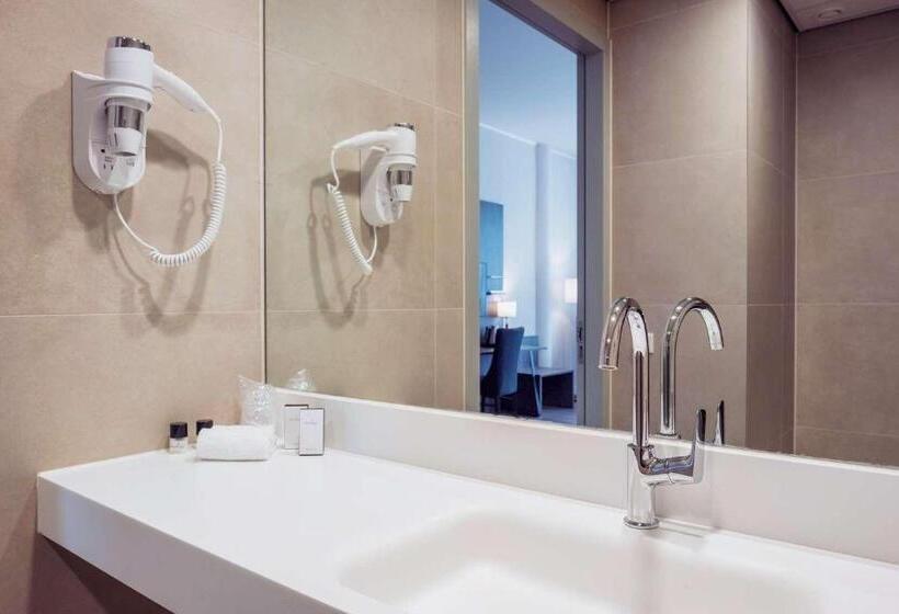 Номер Стандарт Трехместный, Plaza Premium Den Haag City Center