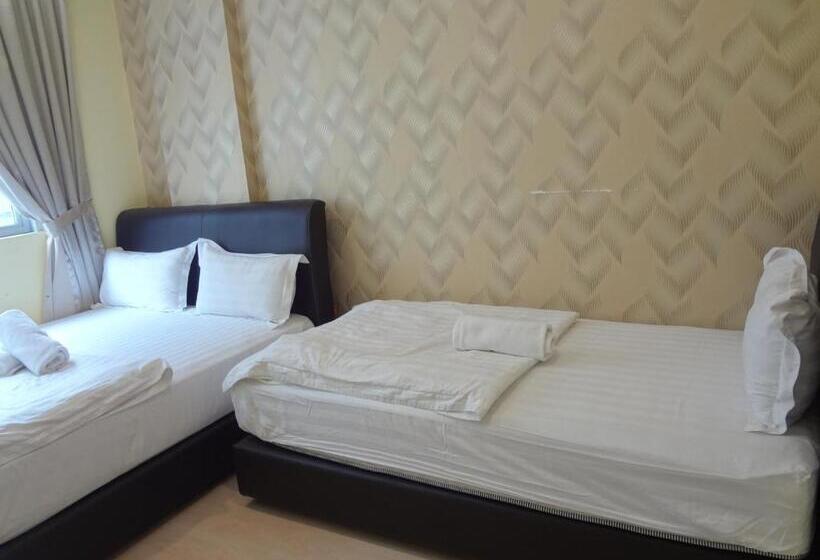 Трехместный Номер Deluxe, Comma
