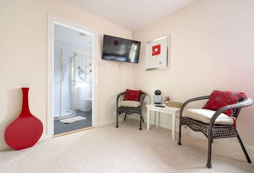 اتاق لوکس, Willow House Bed & Breakfast And Orchard Studios Self Catering