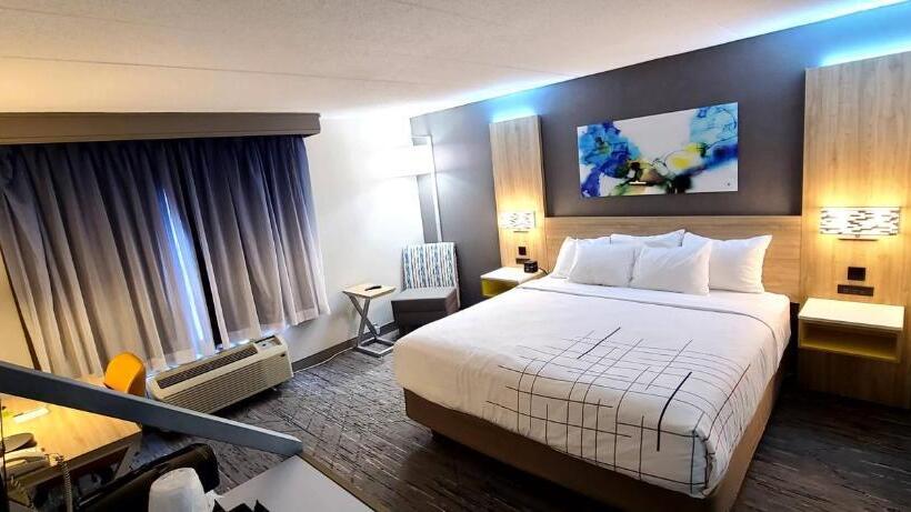 Номер Стандарт Кровать Кинг Адаптированный для Инвалидов, La Quinta By Wyndham Lexington Park   Patuxent