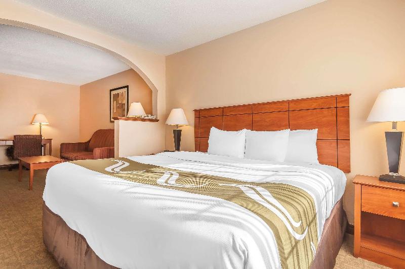 سوئیت با تخت بزرگ, Quality Inn & Suites Owasso Us 169