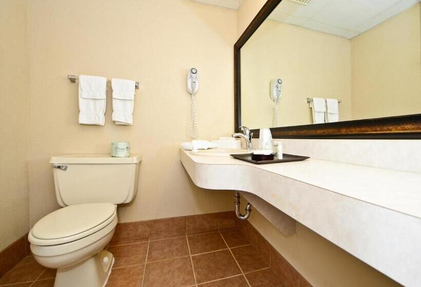Люкс Повышенной Комфортности, Ramada By Wyndham Plymouth Hotel & Conference Center