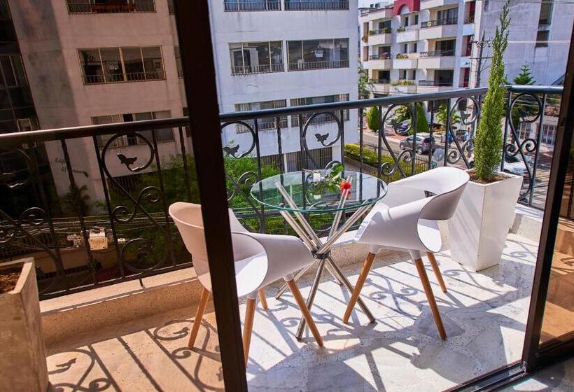 Трехместный Номер Стандарт с Балконом, Casa Esmeralda Hotel Boutique