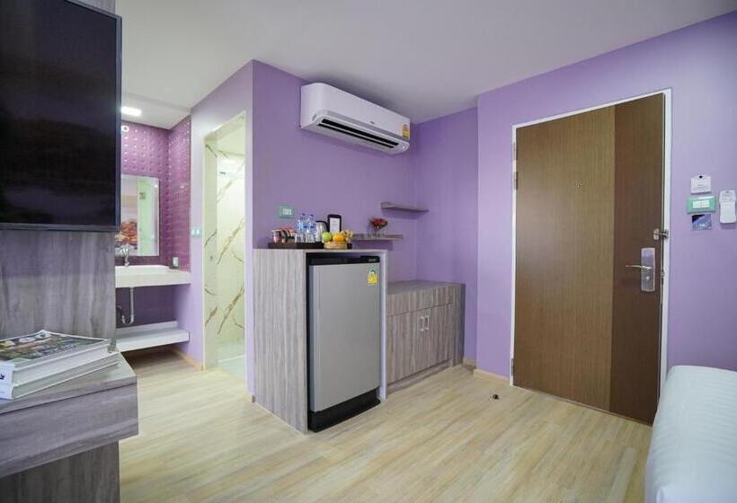 اتاق استاندارد, The Qube Fifty