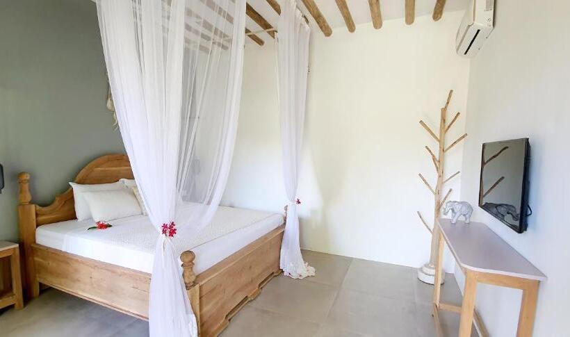 اتاق لوکس, Arya Boutique Resort