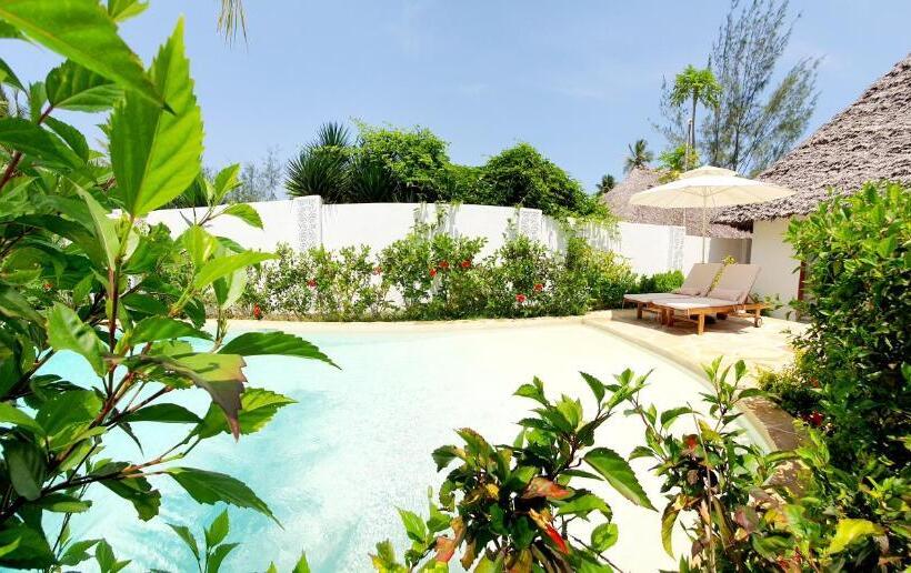 سوییت لوکس, Arya Boutique Resort