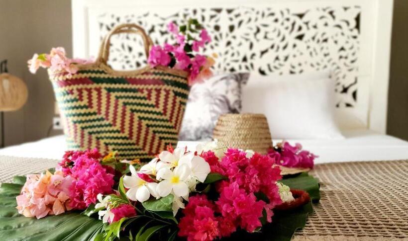 سوییت لوکس, Arya Boutique Resort