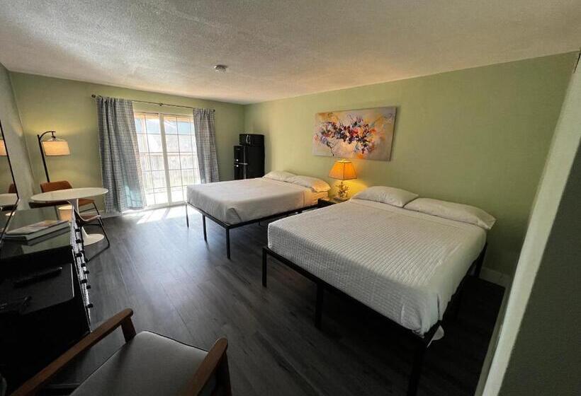 Студия Стандарт, Breezy Palms Resort