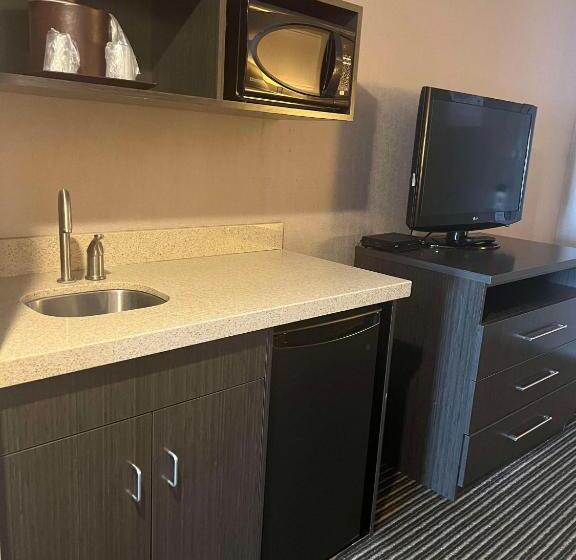 Люкс, Best Western Plus Rama Inn & Suites