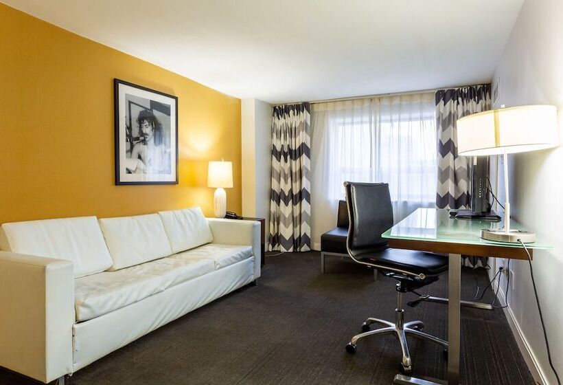 スイート, Comfort Inn & Suites Baltimore Inner Harbor