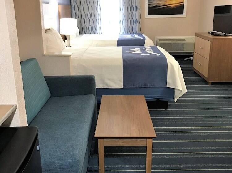 带2个双人床的标准工作室, Days Inn By Wyndham Panama City