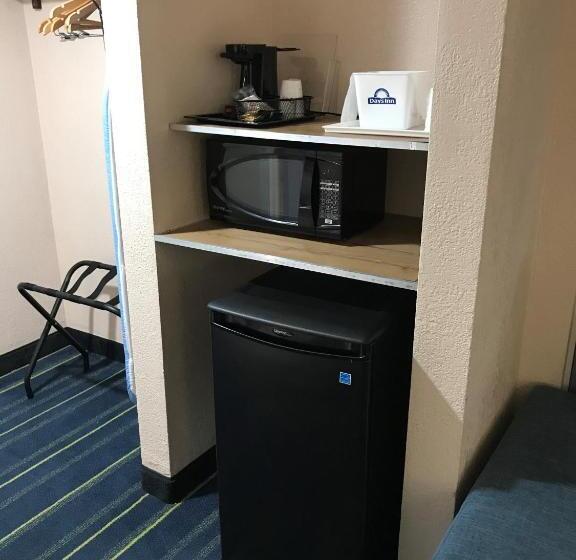 带2个双人床的标准工作室, Days Inn By Wyndham Panama City