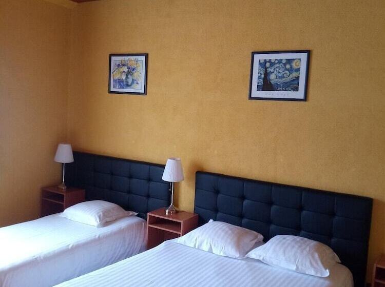 Номер Стандарт Трехместный, L Hostellerie De La Rivière