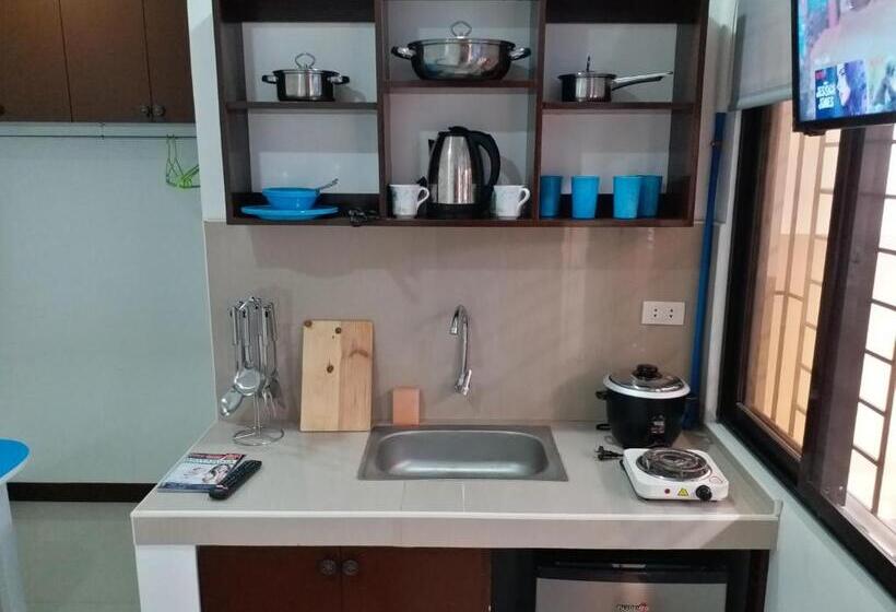 デラックススタジオ, Clark Pad Inn, Angeles City
