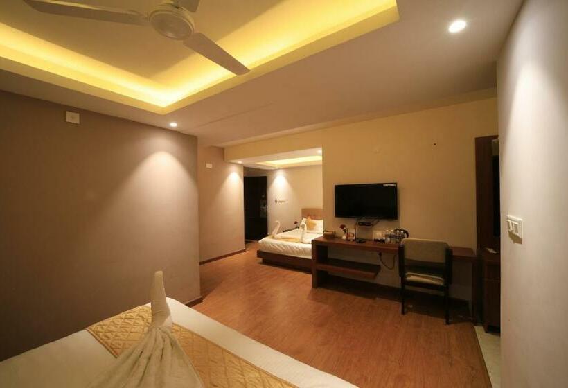 Семейный Номер, Grand Signature Hotel & Spa