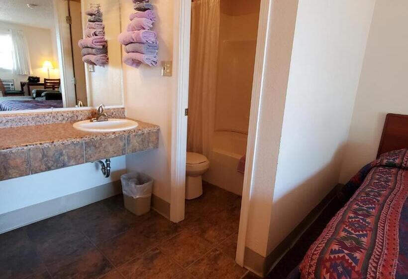 اتاق استاندارد یک نفره, Riverside Inn