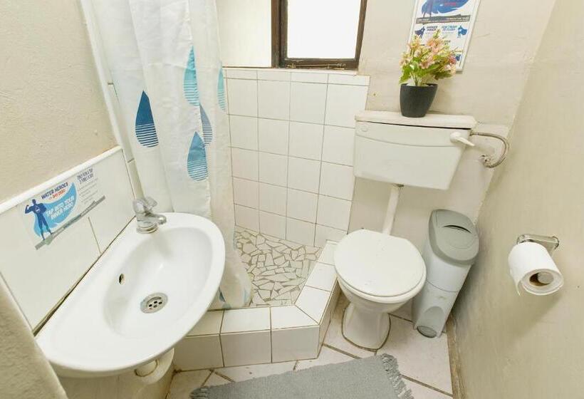 Дом 4 Спальни, Royal Palms Guest House