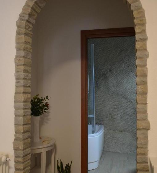 اتاق استاندارد با وان آب گرم, B&b La Casa Sulla Roccia