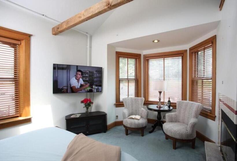 스위트 킹사이즈 침대, Riverboat Suites
