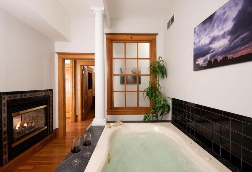 프레지덴셜 스위트, Riverboat Suites