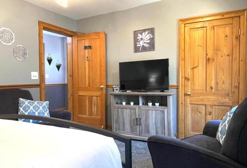 디럭스 룸, Riverboat Suites