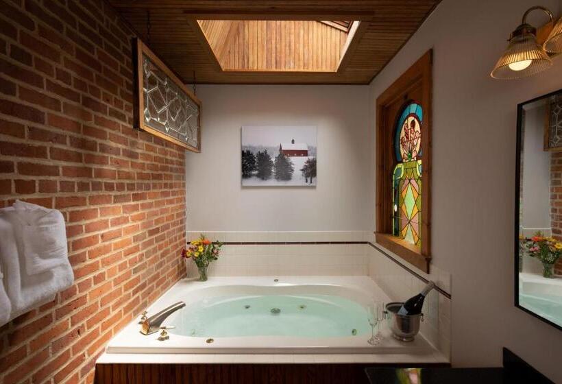 스위트 킹사이즈 침대, Riverboat Suites